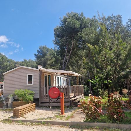 Camping Aux Portes De Cassis Roquefort-la-Bédoule Dış mekan fotoğraf
