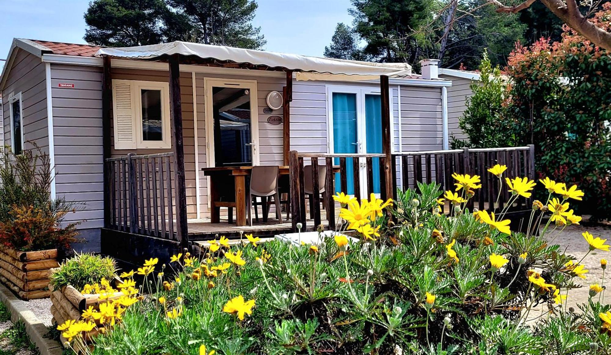 Camping Aux Portes De Cassis Roquefort-la-Bédoule Dış mekan fotoğraf